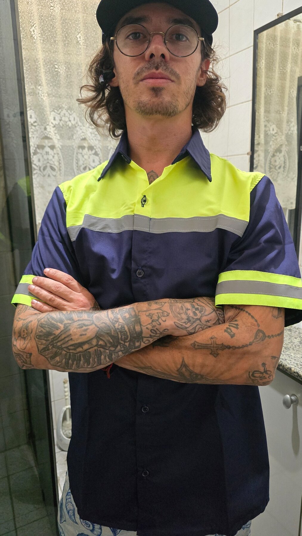 Retrato de Leandro Harry Potter com uniforme de caminhoneiro